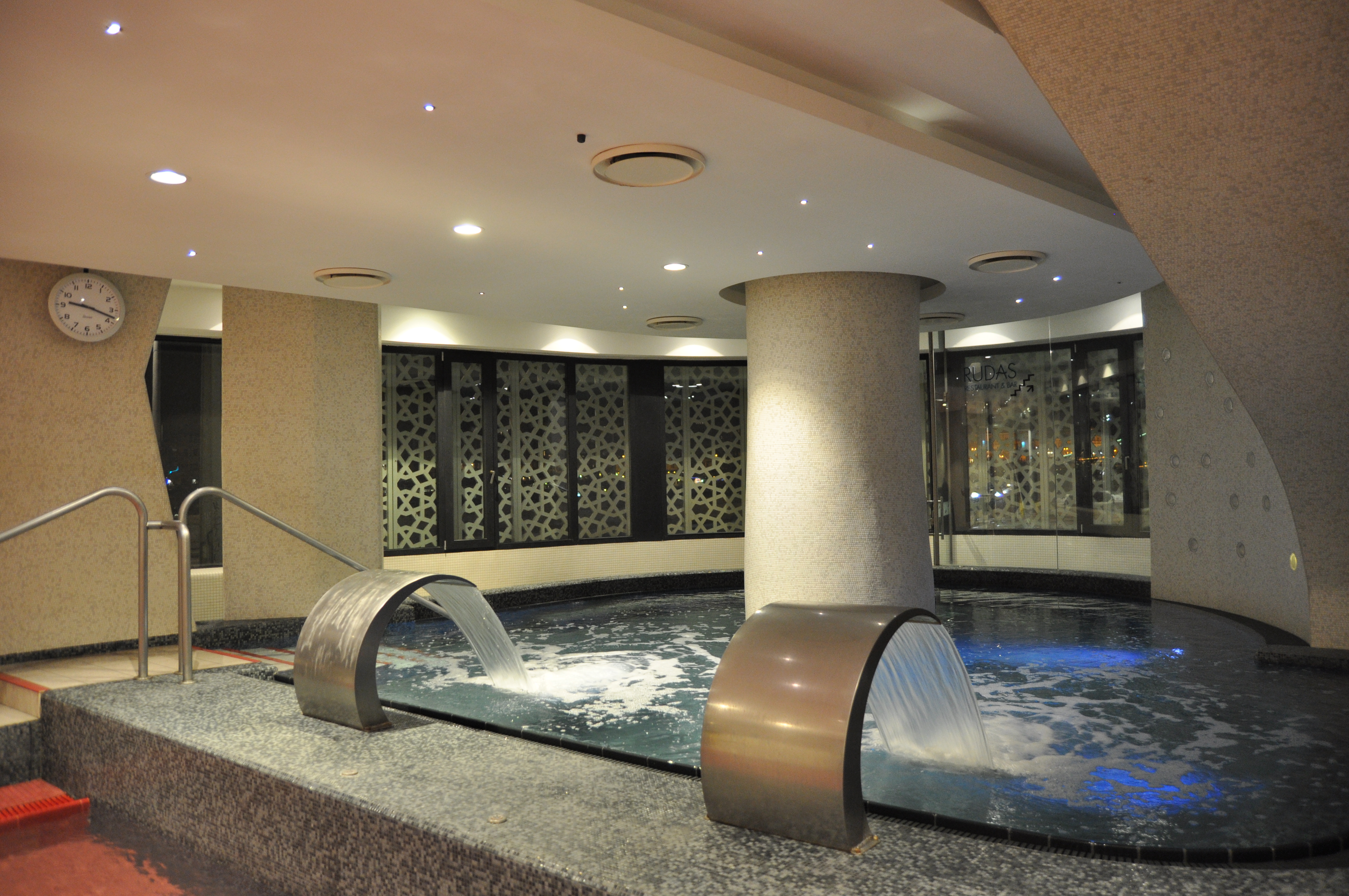 Modern interior bath of Rudas